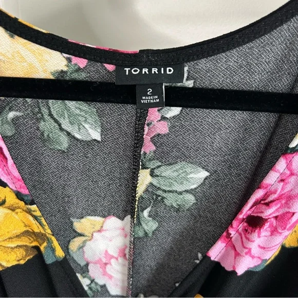 Torrid Black Floral Stretch Faux Wrap Ruffle Hem Dress Size 2 - **Belt Missing** - Picture 5 of 8